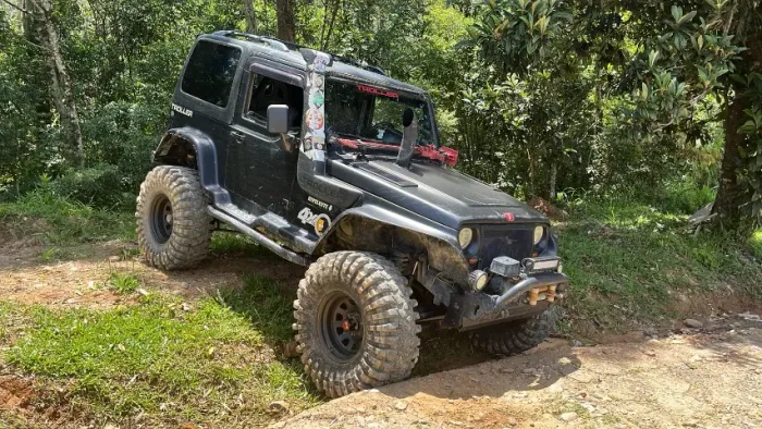Troller T-4 4X4 2.8 TB Int. Cap. Lona Diesel 2004