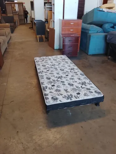 Cama box infantil com espuma conjugada USADA, ENTREGA dentro de Uberlândia MG