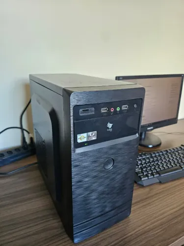 PC com GPU integrada + Monitor