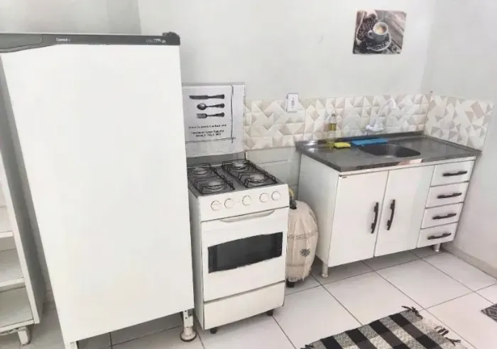 kitinet mobiliada perto do Shopping livre água e luz + maquina de lavar roupas