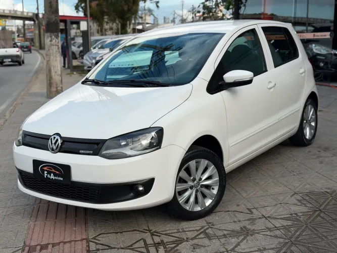 Volkswagen Fox Bluemotion 1.0 MI Total Flex 12V 5P 2014