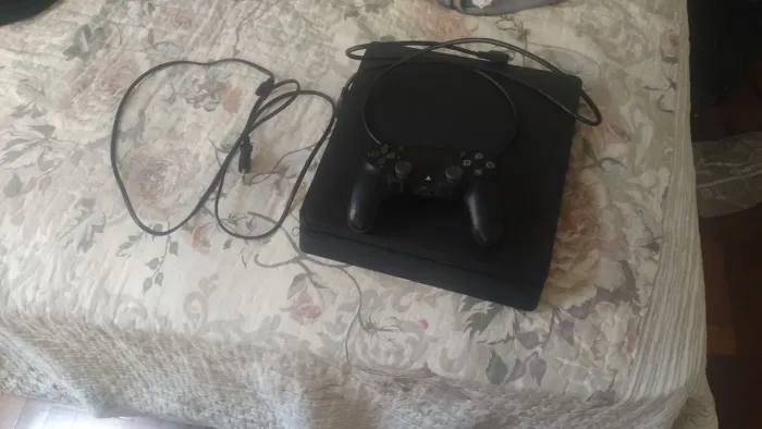 PS4 slim 1 tera em perfeito estado