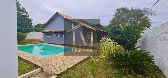 Casa a venda com piscina