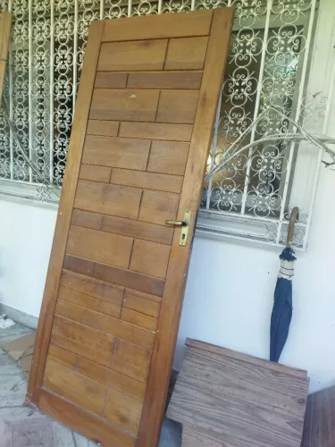 Porta de madeira 80cm (envernizada)
