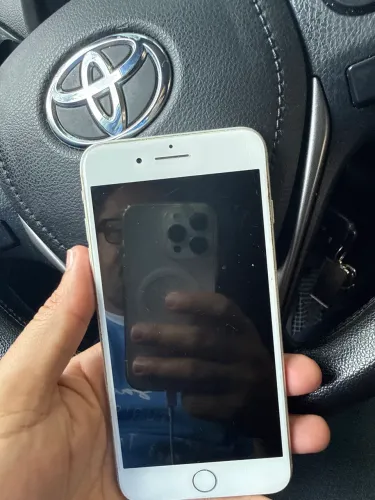 Vendo iPhone 9 pois 