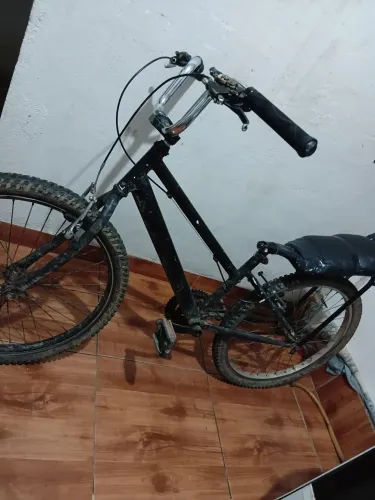 Bicicleta aro 26 velha montadinha Rio pomba