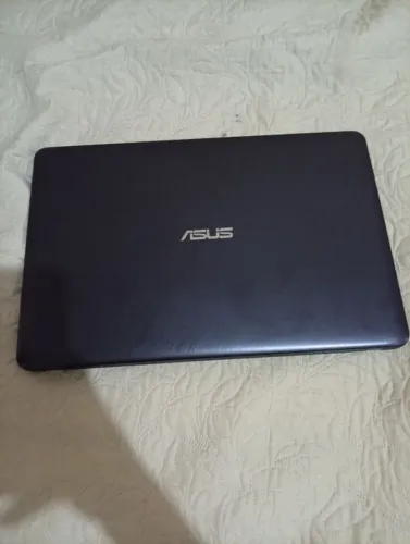 Notebook muito bom excelente pra estudos, e trabalho . Varia: não atrapalha no desenpenho