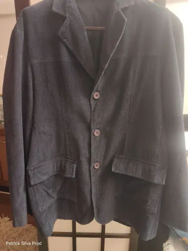 Lindo paletó azul marinho aveludado com riscas de giz grande estilo! Semi novo! Viu levou