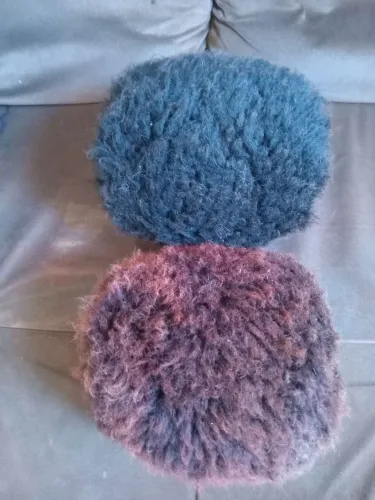 CABEÇAS POLIDORAS DE LÃ DE OVELHA NATURAL - 01 PRETA E 01 MARROM