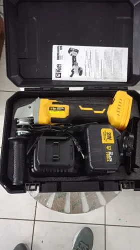 Esmerilhadeira 21v The Black tools