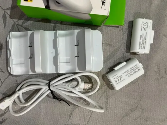 Dock de Carregamento Duplo para Controle Xbox Series + 2 Baterias Recarregáveis