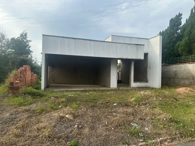 Sobrado em contrução para venda em Águas de São Pedro