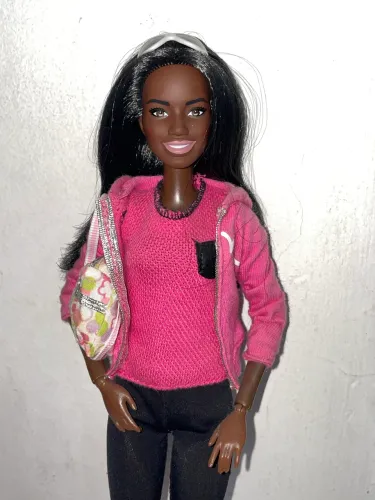 Boneca Barbie negra articulada mattel 