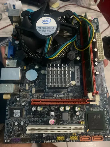 Kit 4gb de ram, placa mãe 775, processador e cooler
