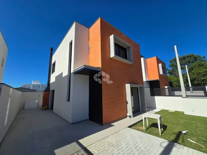 CASA SOBRADO, COM 3 DORMITÓRIOS/QUARTOS, SENDO 1 SÚITE EM FLORIANÓPOLIS SC, BAIRRO SÃO JOÃ
