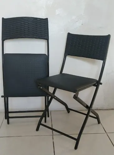 Cadeiras Dobráveis Restaurante Aço Junco Preto muito práticas e elegantes (kit com 10)