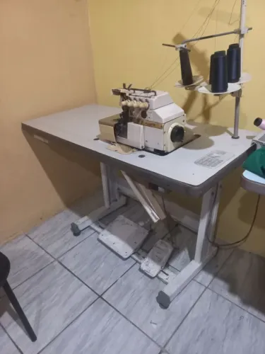 OVERLOCK - MAQUINA DE COSTURA INDUSTRIAL