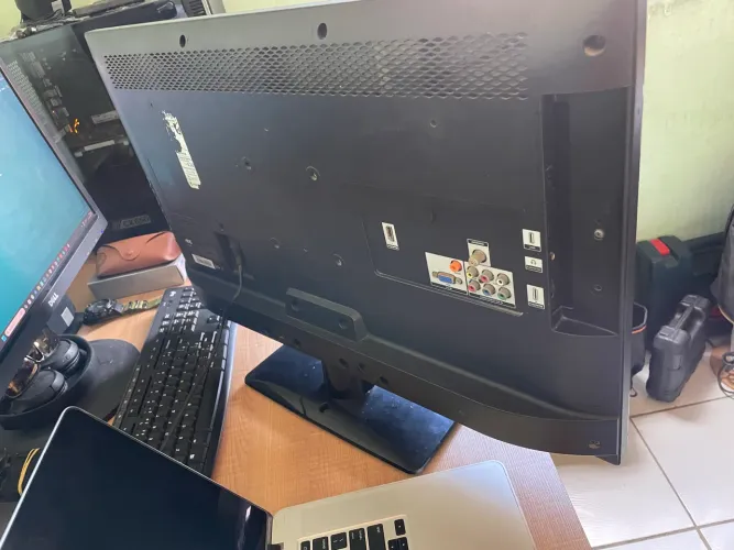 TV AOC 32 p