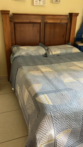 Cama de casal com colchão 
