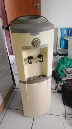 Bebedouro de Água Esmaltec de Coluna