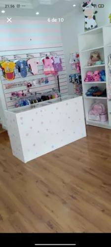 Vende-se móveis pra loja
