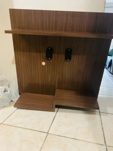 Rack para tv até 39, medindo 1 m X 1m .