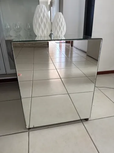 Vende mesa de espelho 