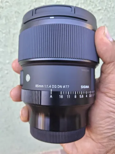 Sigma 85mm f/1.4 DG DN Art Sony E - Semi Nova | Excelente Estado