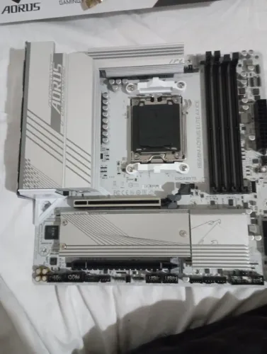 Placa mãe B650M Aorus Elite 