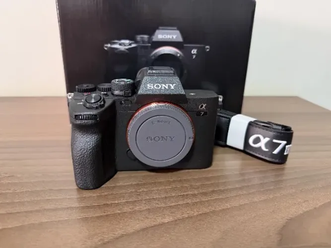 Câmera Sony Alpha A7 IV Mirrorless (Corpo) - NOVA