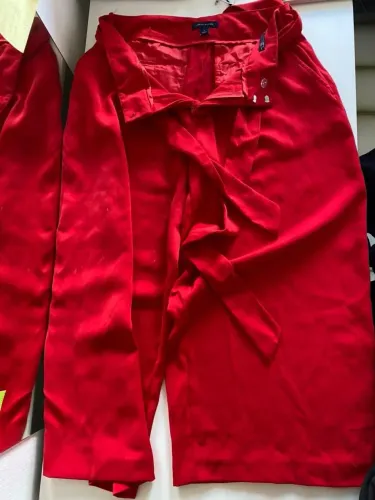 Calça Pantacourt vermelha da TOMMY HILFIGER