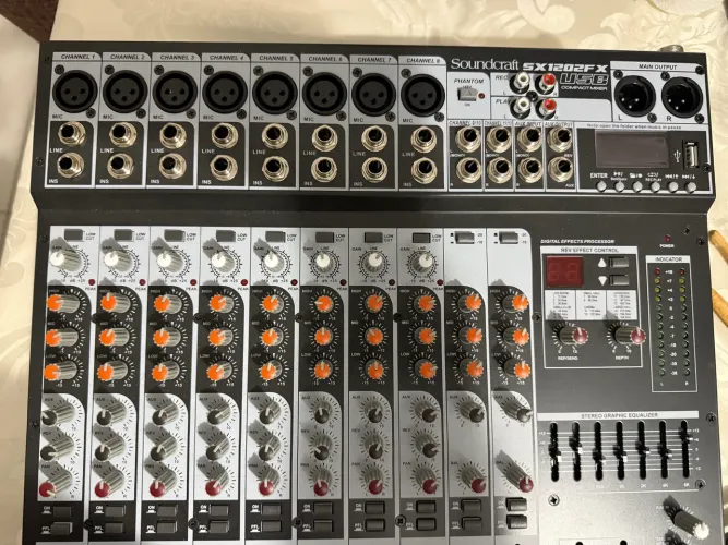 Mesa de Som Soundcraft SX1202FX