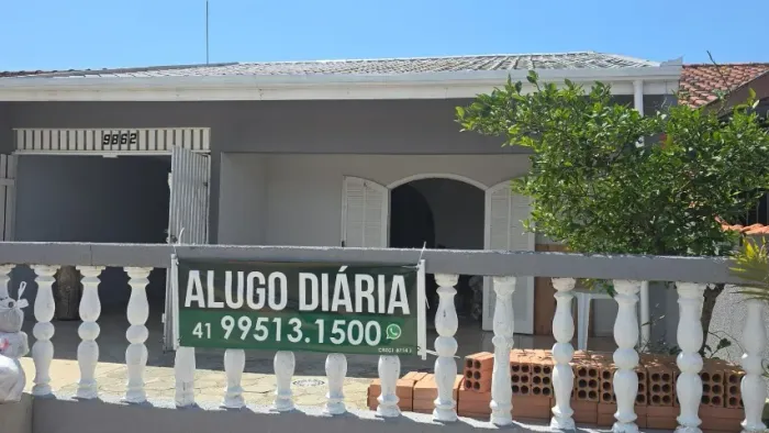 Casa na D i á r i a em M A T I N H O s em Matinhos - Balneário Albatroz