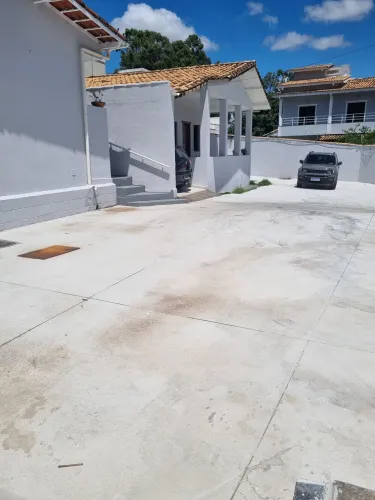Alugo casa em pequeno condomínio
