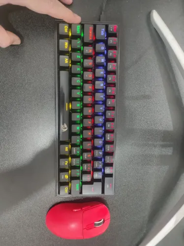 Teclado Mecânico Redragon Fizz Rainbow (Na caixa)