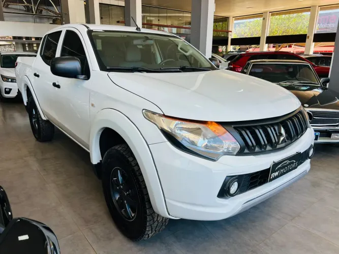 Mitsubishi L200 Triton Sport GL 2.4 Diesel 2023