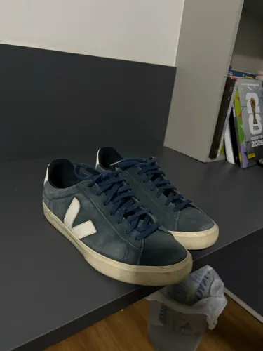 Vert suede azul 