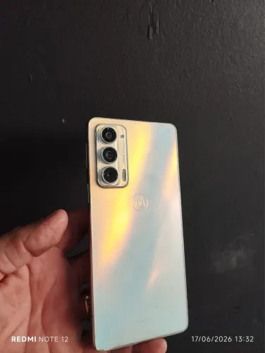 Moto EDGE 20