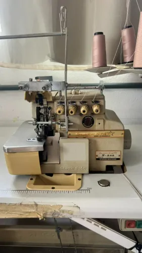 Máquina Overlock Industrial Silver Star S-848 Completa