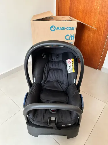 Bebê conforto da Maxi Cosi com Base