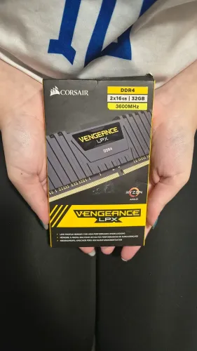 Memória RAM DDR4 Corsair Vengeance LPX