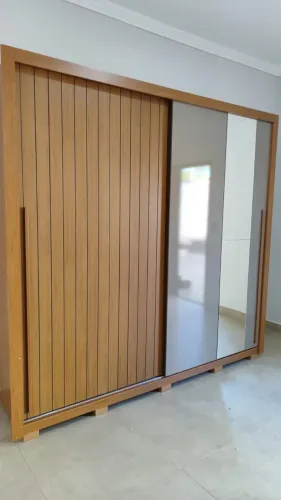 Guarda-Roupa Casal Ripado 2 Portas 4 Gavetas com Espelho Suburban Yescasa