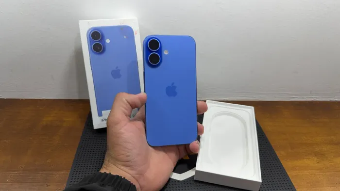 Iphone 16 128GB Azul - semi novo