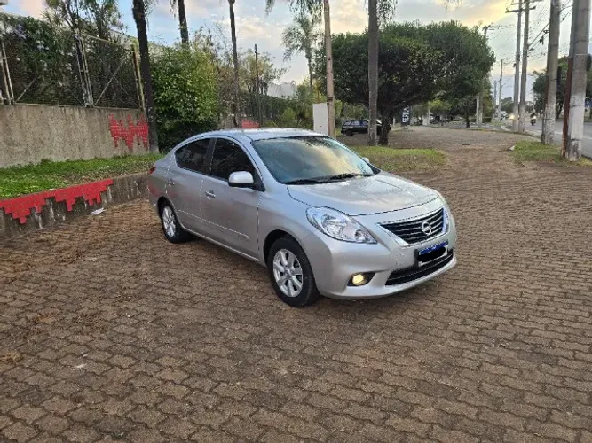 Nissan Versa SL 1.6 16V Flex Fuel 4P Mec. 2013