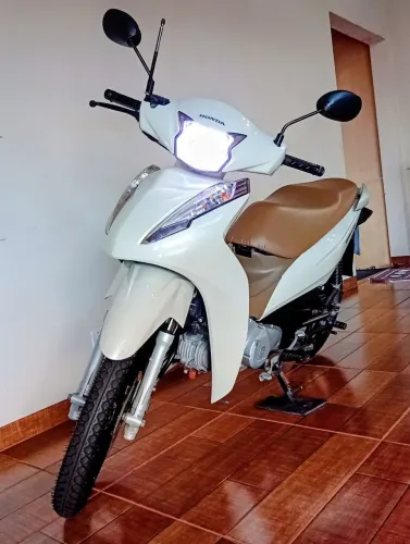 Biz 125 Ex 21 branco perolizada km baixo