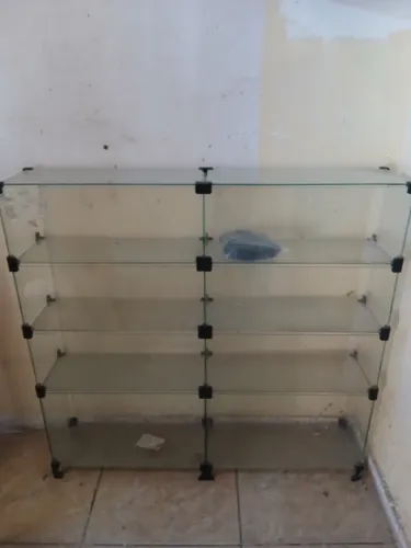Estante de vidro 40x40 somente no valor 270 (aceita negociações)
