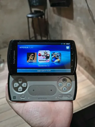 Xperia play retirada no Itapoã df aceito trocas