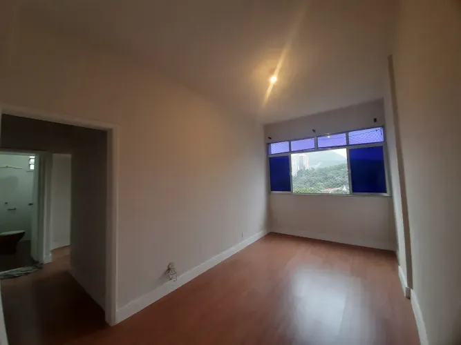 ALUGO LAURO MULLER- BOTAFOGO 2 QUARTOS PEQUENOS FRENTE andar alto -VISTA LIVRE Panorâmica
