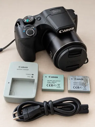 Câmera Canon PowerShot SX520 HS - 16 MP, Zoom Óptico 42x, Full HD + 2 Baterias