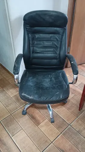 Cadeira de escritório giratória do tipo presidente para restauro